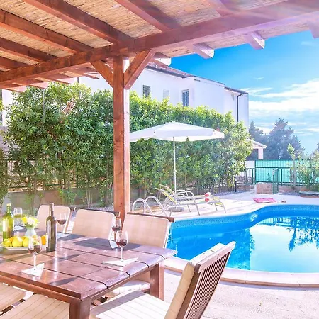 Holiday home Villa Mare, 80 M From Sea
